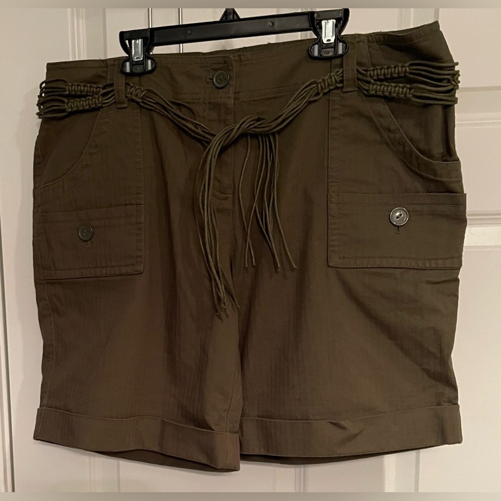 Liz & Co. Cuffed Shorts, Size 14, NWT